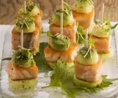 Gurken-Lachs-Häppchen mit Avocado