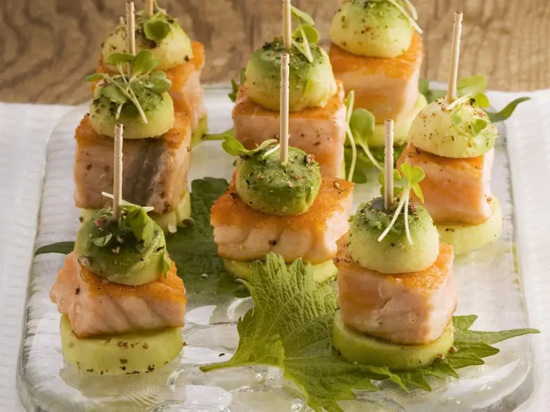 Gurken-Lachs-Häppchen mit Avocado