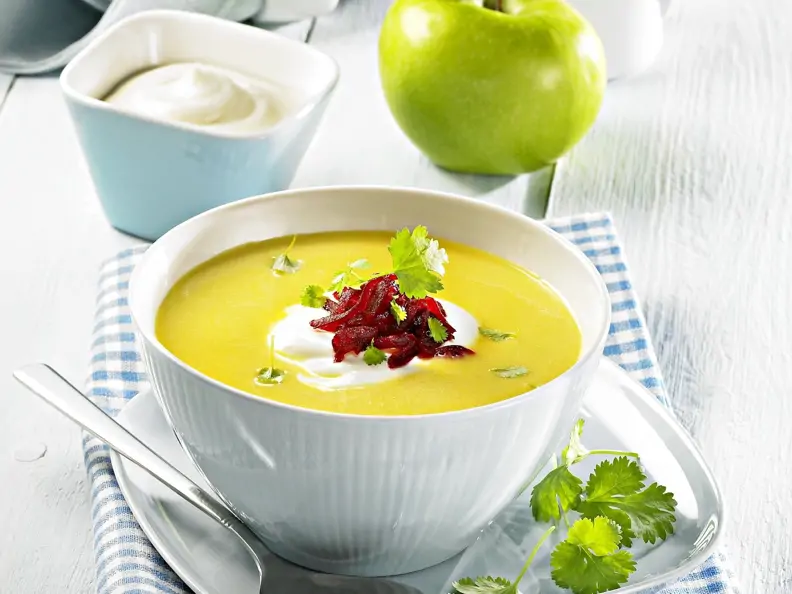 Curry-Apfel-Suppe