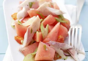 Melonensalat mit geräucherter Forelle