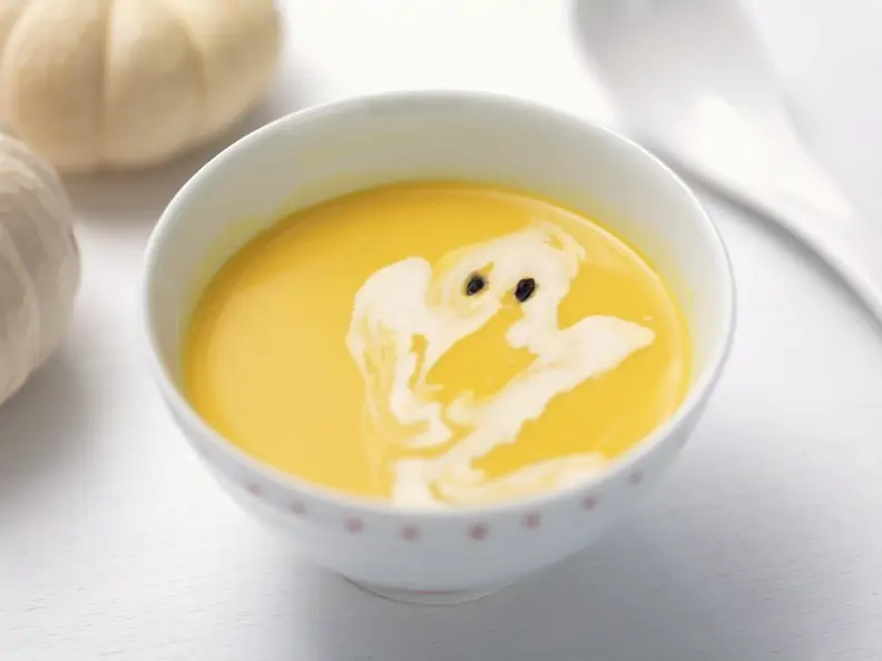 Kürbiscremesuppe zu Halloween