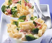 Nudelauflauf mit Brokkoli und Schinkenwürfel