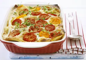 Vegetarische Lasagne mit Tomaten, Paprika und Zucchini