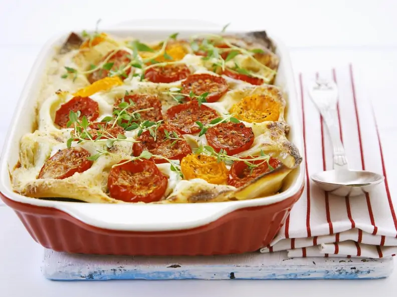 Vegetarische Lasagne mit Tomaten, Paprika und Zucchini
