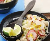 Salat mit Limabohnen, Weißkohl und Radieschen