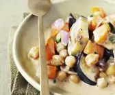 Kichererbsen und Auberginen in Kokos-Curry-Sauce