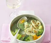Pfannkuchen-Gemüse-Suppe