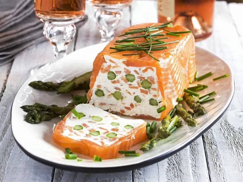 Lachs-Spargel-Terrine mit Frischkäse