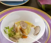 Ravioli mit Eigelb und Trüffeln