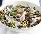 Bunter Linsensalat mit Räucher-Makrele
