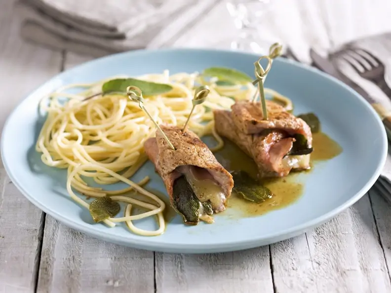 Spaghetti mit Kalbsröllchen