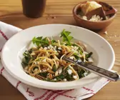 Vollkornpasta mit Löwenzahnsoße
