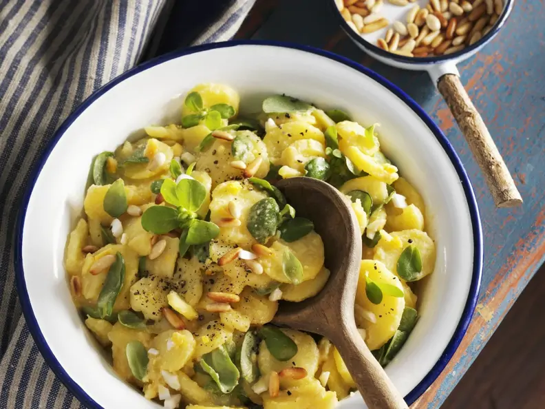 Kartoffelsalat mit Portulak
