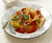 Lasagne-Nudeln mit Schinken,Paprika und Salbei