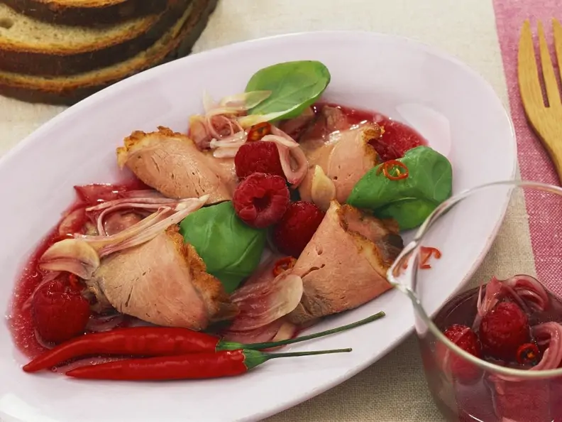 Entenbrust mit scharfer Himbeersauce