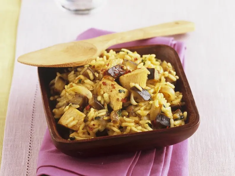 Reispfanne mit Putenfleisch und Aubergine