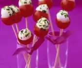 Cocktailtomaten mit Mozzarellafüllung