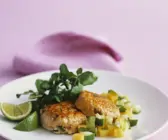 Lachspuffer mit Mango-Salsa