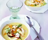 Süßkartoffel-Spargel-Suppe im Asia-Stil mit Hähnchen