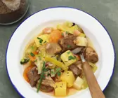 Omas Eintopf mit Rindfleisch