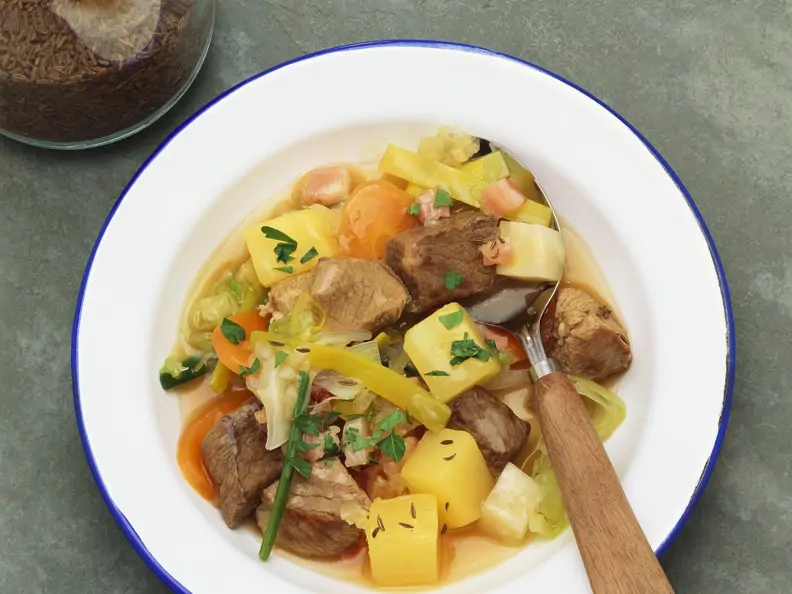Omas Eintopf mit Rindfleisch