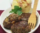Frikadellen mit Kartoffelsalat