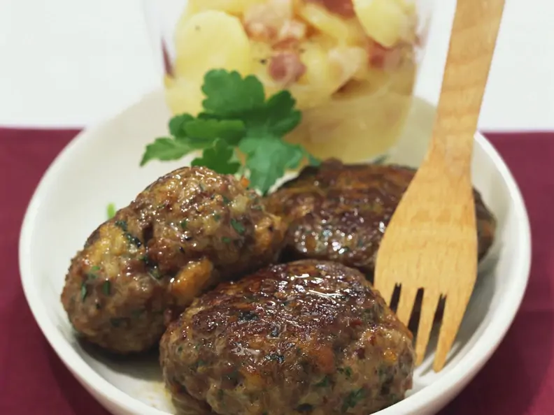 Frikadellen mit Kartoffelsalat
