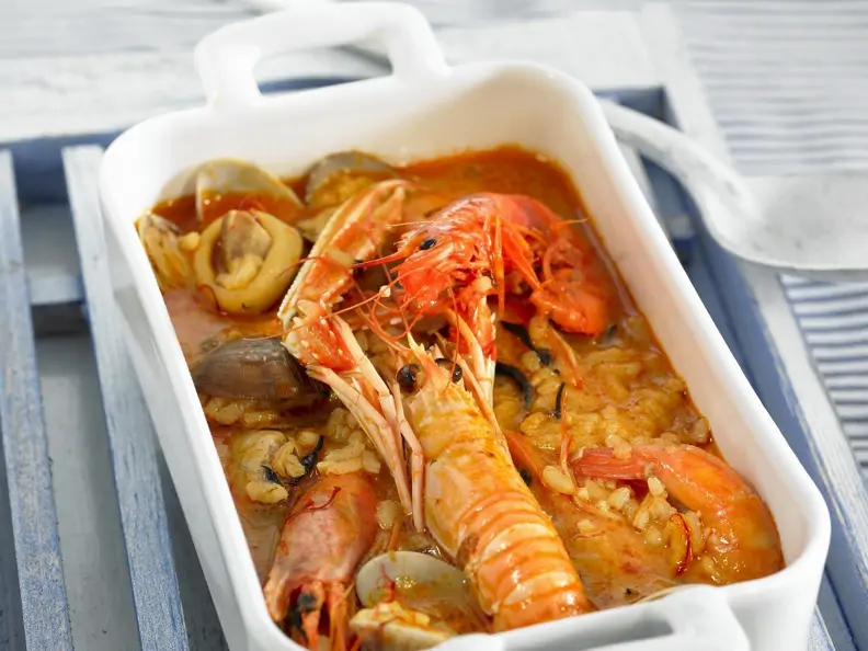 Spanische Reissuppe mit Scampi