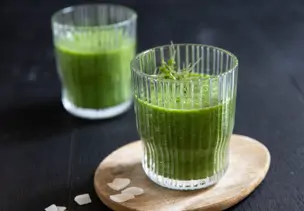 Grünkohl-Smoothie mit Kresse