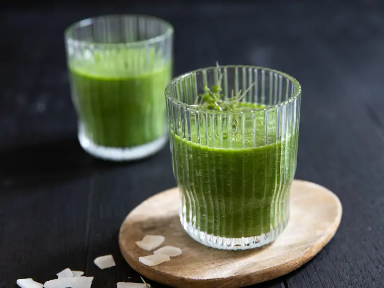 Grünkohl-Smoothie mit Kresse