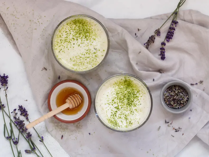 Lavendel Matcha Latte