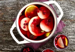 Alkoholfreier Punsch mit Kirschsaft