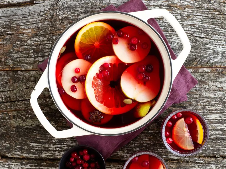 Alkoholfreier Punsch mit Kirschsaft