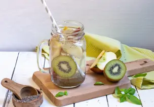 Chia-Wasser mit Kiwi