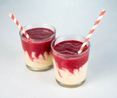 Zweifarbiger Kirsch-Bananen-Smoothie