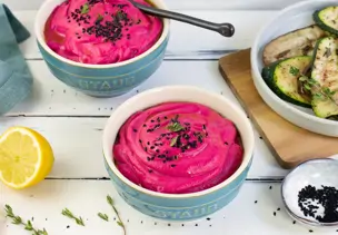 Rote-Bete-Hummus mit Meerrettich