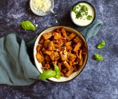 Nudel-Chips mit Bohnen-Joghurt-Dip