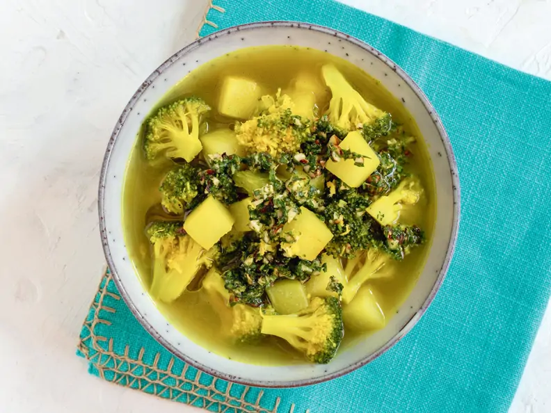 Brokkoli-Kohlrabi-Topf mit Gremolata