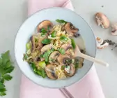 Herzhaftes Hirse-Porridge mit Pilzen