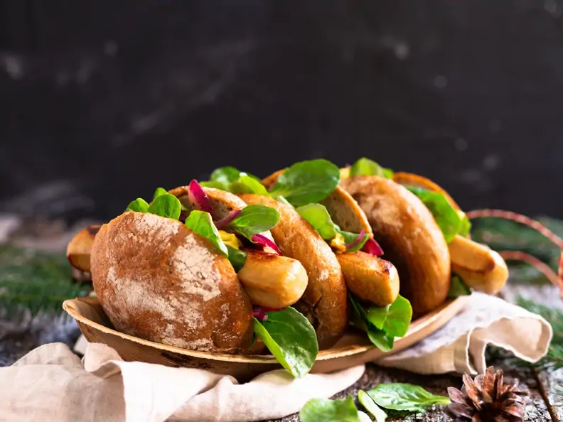 Vegetarische Bratwurst im Brötchen