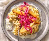 Risoni mit Gorgonzola-Schaum, Birnen und Zwiebeln
