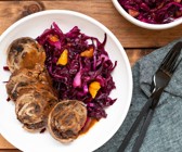 Rinderrouladen mit Pflaumen-Maronen-Füllung