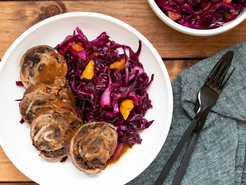Rinderrouladen mit Pflaumen-Maronen-Füllung