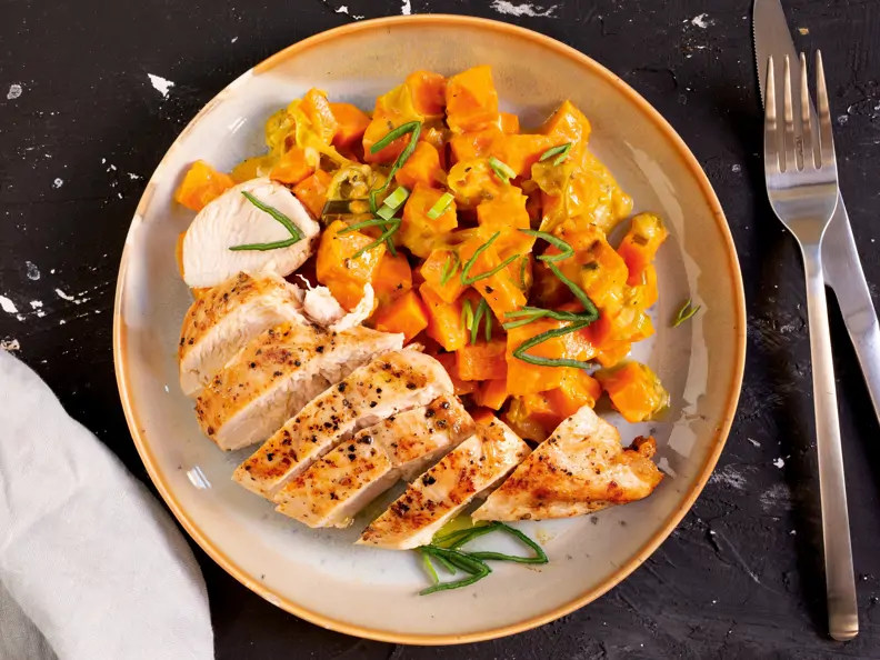 Süßkartoffel-Lauch-Ragout mit Hähnchenbrustfilet