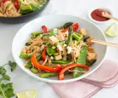Bratnudeln mit Frühlingsgemüse und Tofu