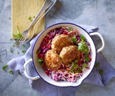 Kalbfleischfrikadellen mit Krautsalat