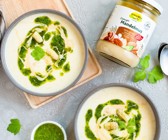 Cremige Spargel-Kartoffel-Suppe mit Mandelmus und Petersilien-Zitronen-Öl