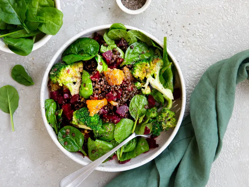 Linsen-Rote-Bete-Salat mit Spinat