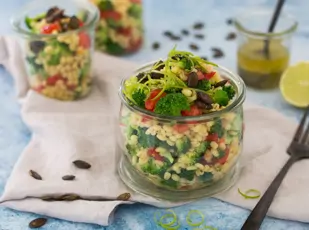 Graupensalat mit Brokkoli und Tomate