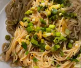 Asiatischer Reisnudelsalat